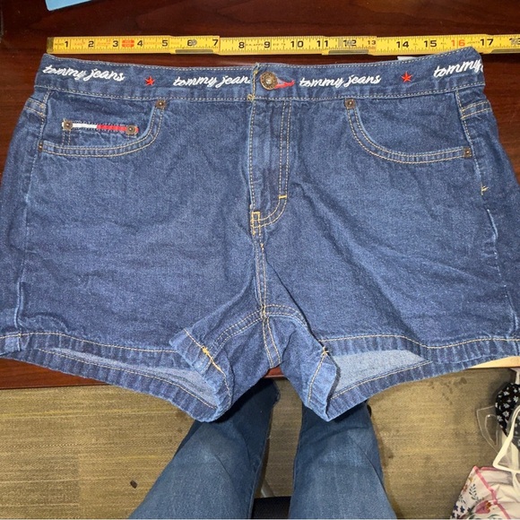 Tommy Hilfiger Vintage Y2K 90’s Preppy Embroidered Logo Denim Shorts - Picture 11 of 15